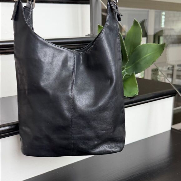 Kenneth Cole Handbags - Genuine Leather Minimalist Shoulder Bag Soft Luxurious Adjustable Buckle Straps